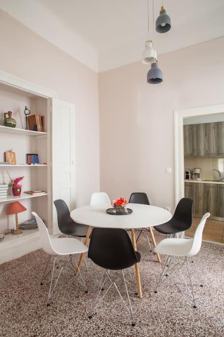 Splendid Full 5Bdr/3Bath/2Kitchens Mansion In Ath Apartment เอเธนส์ ภายนอก รูปภาพ