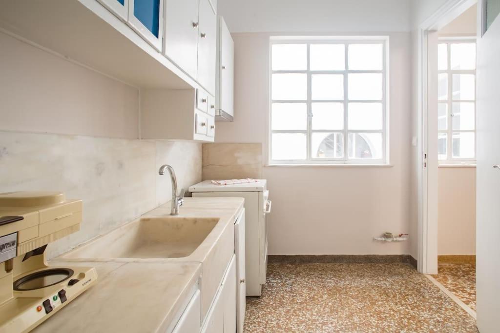 Splendid Full 5Bdr/3Bath/2Kitchens Mansion In Ath Apartment เอเธนส์ ภายนอก รูปภาพ